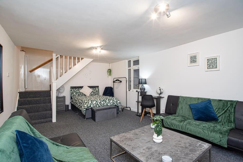 Watford Central Serviced Apartments Экстерьер фото