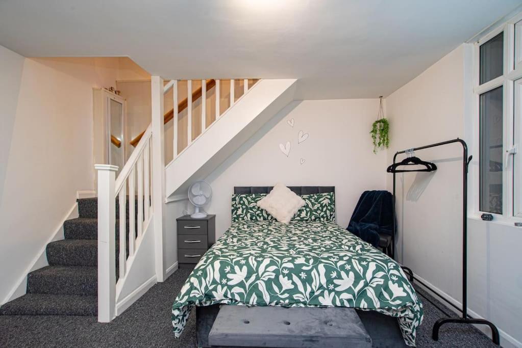 Watford Central Serviced Apartments Экстерьер фото