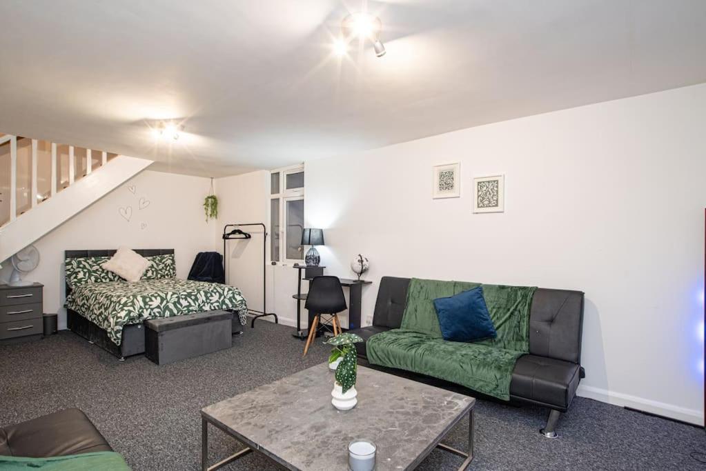 Watford Central Serviced Apartments Экстерьер фото