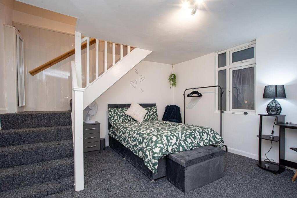 Watford Central Serviced Apartments Экстерьер фото